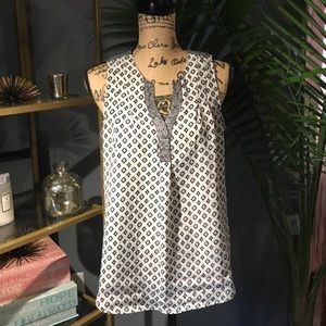 Skies are Blue Sleeveless Top Size M